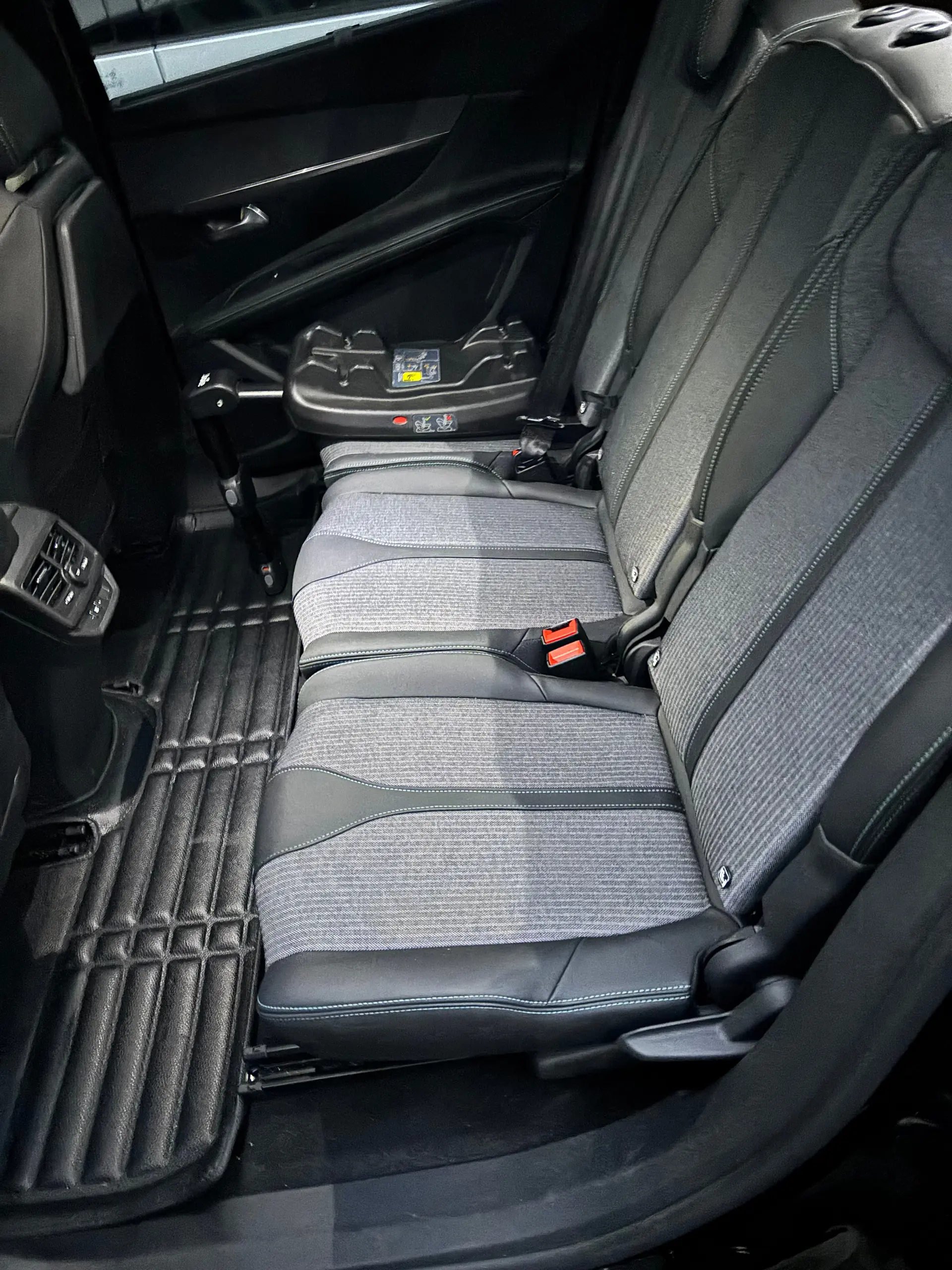 Peugeot 5008 2023 occasion Bülach — 5