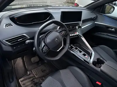 Peugeot 5008 1.5 BlueHDi Allure — SUV 7 places diesel, 19'900 km seulement — Detail