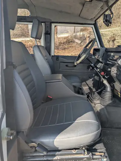 Land Rover Defender 110 SW Td5 — Légende tout-terrain, 171'000 km, révision faite — Thumbnail 9