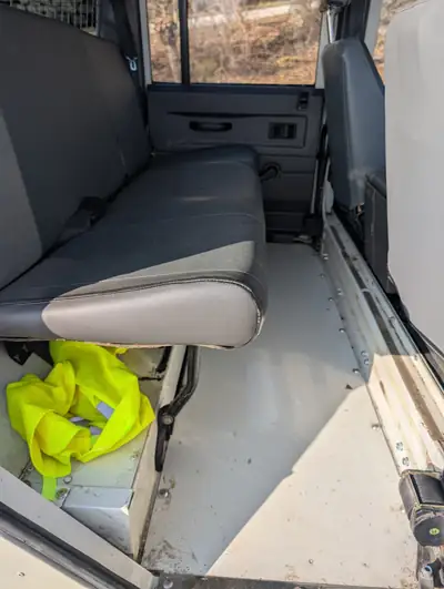 Land Rover Defender 110 SW Td5 — Légende tout-terrain, 171'000 km, révision faite — Thumbnail 10