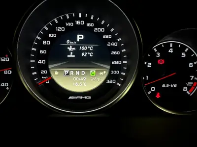 Mercedes-Benz C 63 AMG Avantgarde — Berline de prestige 487 ch, design iconique — dettaglio