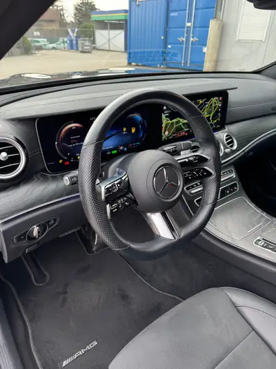 Mercedes-Benz E 220 d AMG Line — Berline premium diesel, 75'000 km seulement — tableau de bord