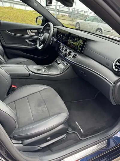 Mercedes-Benz E 220 d AMG Line — Berline premium diesel, 75'000 km seulement — Miniature 8
