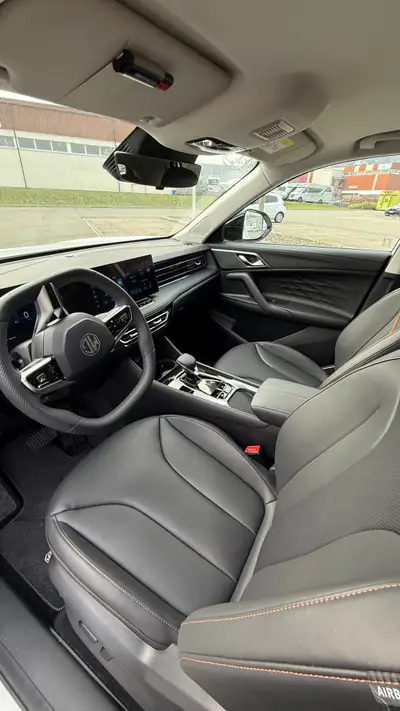 MG HS PHEV Luxury 2025 — SUV hybride rechargeable haute puissance, 14'990 km — Miniatur 8