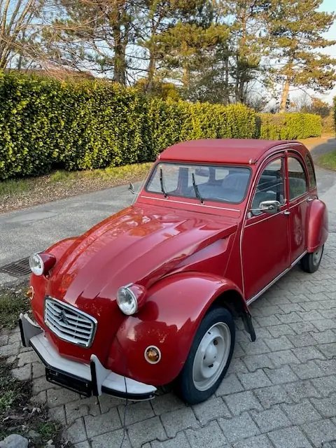 Citroën 2CV6 Spécial — L'icône française de 1980, 121'330 km, intérieur bleu d'époque — vista esterna
