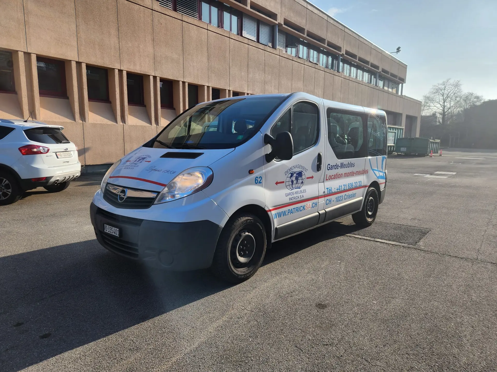 Opel Vivaro 2.0 CDTI 2.7t L1H1 — Utilitaire polyvalent, sans accident, 180 000 km