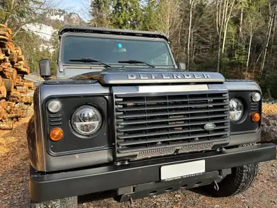 Land Rover Defender 110 — Le 4x4 légendaire, robustesse et polyvalence sans compromis — intérieur