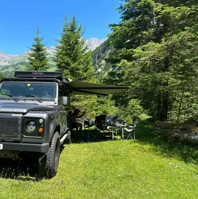 Land Rover Defender 110 — Le 4x4 légendaire, robustesse et polyvalence sans compromis — Miniature 10
