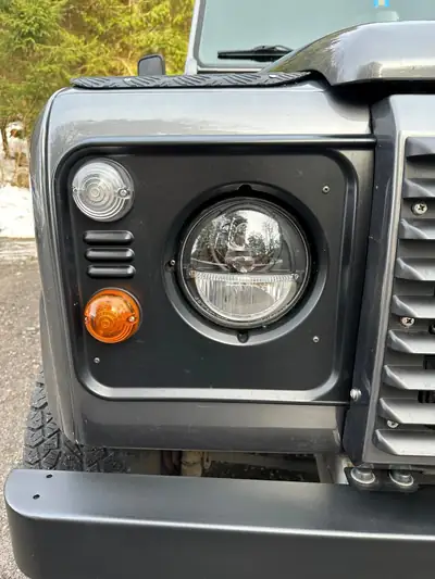 Land Rover Defender 110 — Le 4x4 légendaire, robustesse et polyvalence sans compromis — Miniature 16