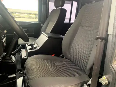 Land Rover Defender 110 — Le 4x4 légendaire, robustesse et polyvalence sans compromis — Miniature 18