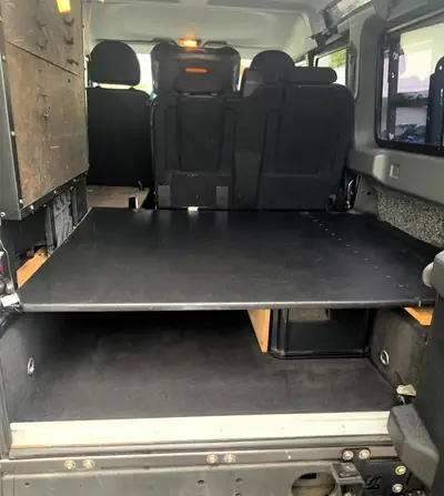 Land Rover Defender 110 — Le 4x4 légendaire, robustesse et polyvalence sans compromis — Miniature 20
