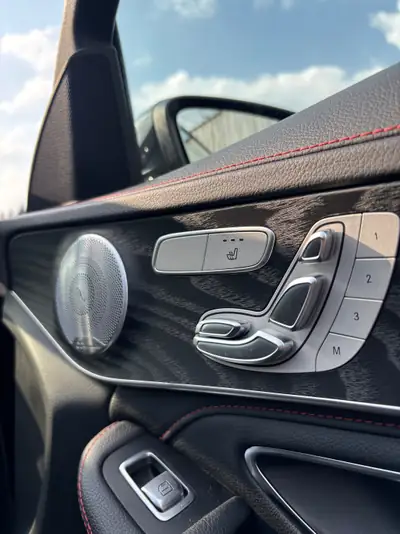 Mercedes-Benz C 43 AMG 4Matic — Break sportif haute performance, 95'000 km seulement — Miniatura 7