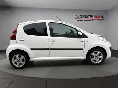 Peugeot 107 1.0 Style 2014 — Citadine économique et fiable, climatisée — Thumbnail 7