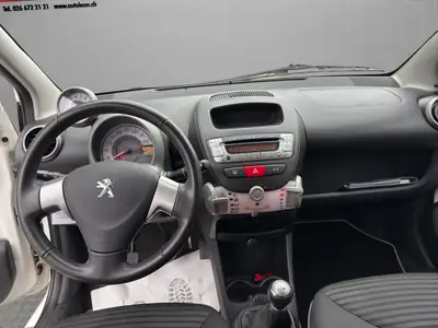 Peugeot 107 1.0 Style 2014 — Citadine économique et fiable, climatisée — Thumbnail 14