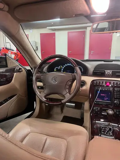 Mercedes-Benz CL 600 — Coupé de prestige, motorisation V12 exceptionnelle — Miniature 10