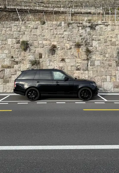 Land Rover Range Rover 5.0 V8 S/C — Prestige et puissance, 68'000 km seulement — Miniatur 8