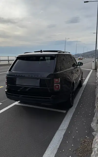 Land Rover Range Rover 5.0 V8 S/C — Prestige et puissance, 68'000 km seulement — Miniatur 7
