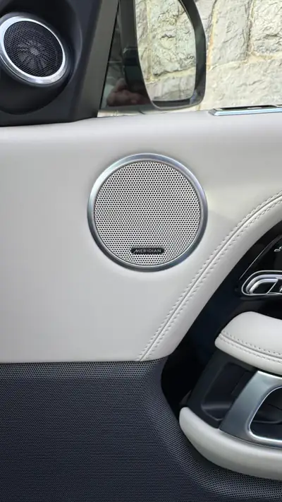 Land Rover Range Rover 5.0 V8 S/C — Prestige et puissance, 68'000 km seulement — Miniatur 18