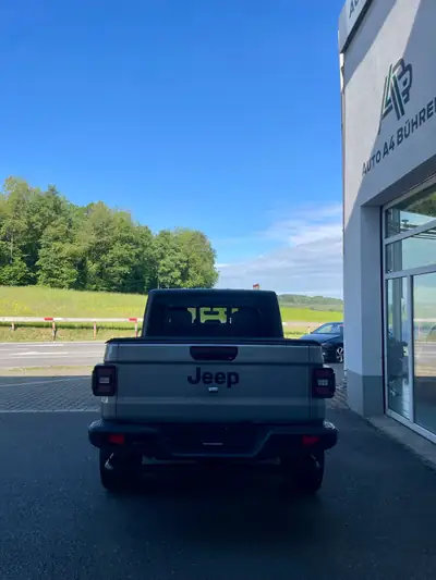 Jeep Gladiator 3.6i V6 Overland — Pick-up 4x4 robuste, 284 ch, faible kilométrage — tableau de bord
