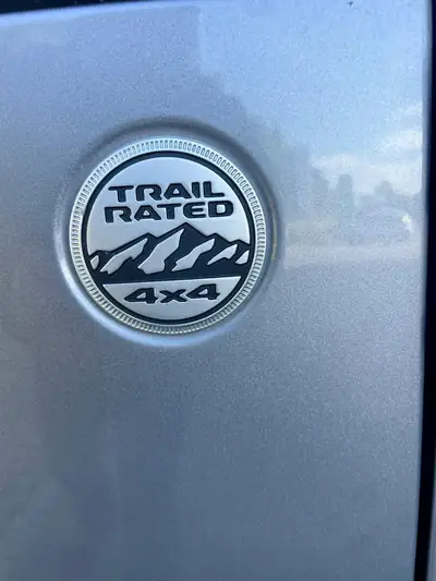 Jeep Gladiator 3.6i V6 Overland — Pick-up 4x4 robuste, 284 ch, faible kilométrage — Miniature 9