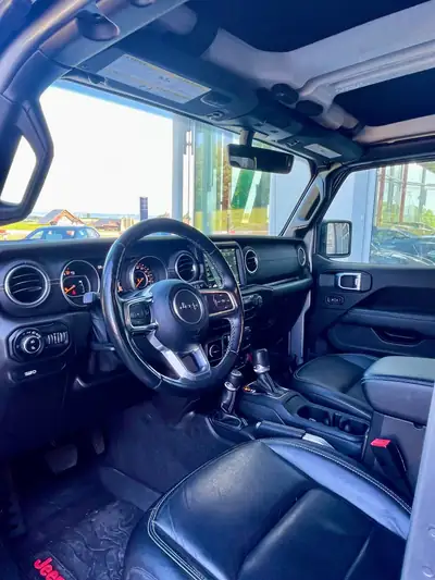 Jeep Gladiator 3.6i V6 Overland — Pick-up 4x4 robuste, 284 ch, faible kilométrage — Miniature 13