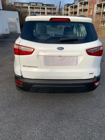 Ford EcoSport 1.5 TDCi Business AWD — SUV compact 4×4, moteur économe et équipé — intérieur