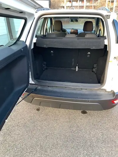Ford EcoSport 1.5 TDCi Business AWD — SUV compact 4×4, moteur économe et équipé — Miniature 9