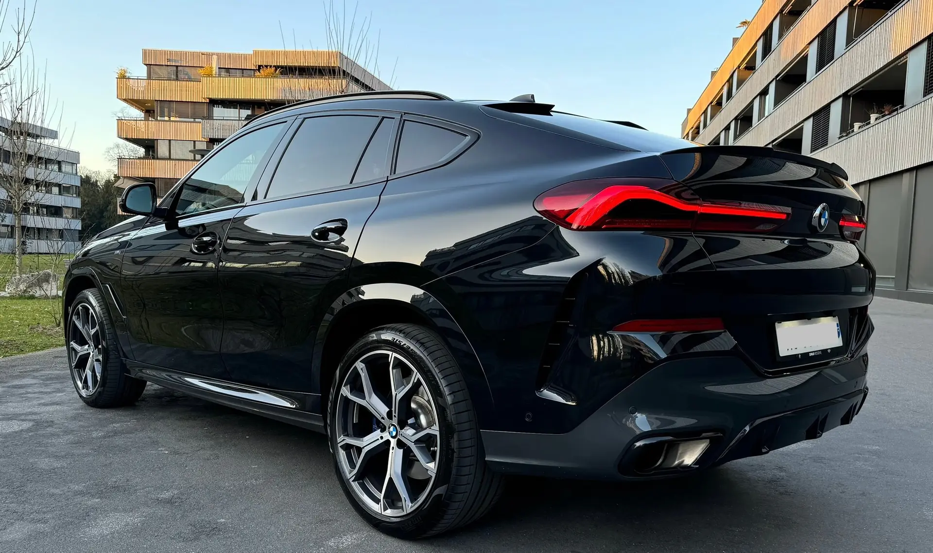 BMW X6 xDrive 40d M Sport — Luxe sportif MHEV, 31'900 km seulement — Außenansicht