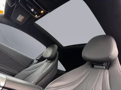 Mercedes-Benz CLE 300 AMG Line 4matic — Coupé sportif hybride essence, 24 000 km seulement — Miniature 11