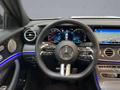 Mercedes-Benz E 300 e AMG Line 4matic — Hybride rechargeable, 33 000 km, design premium — Miniature 10