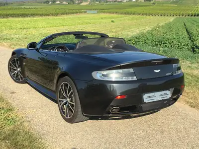 Aston Martin V8 Vantage 4.7 S SP10 Sportshift — Cabriolet de prestige, 39 000 km seulement — vista posteriore