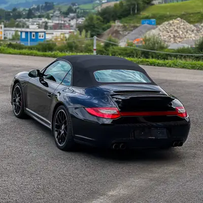 Porsche 911 Cabrio Carrera 4 GTS PDK — Cabriolet sportif légendaire, 85'000 km seulement — Miniature 10