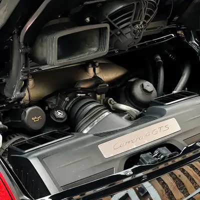 Porsche 911 Cabrio Carrera 4 GTS PDK — Cabriolet sportif légendaire, 85'000 km seulement — Miniature 13
