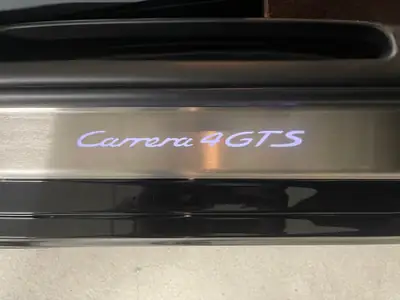 Porsche 911 Cabrio Carrera 4 GTS PDK — Cabriolet sportif légendaire, 85'000 km seulement — Miniature 20