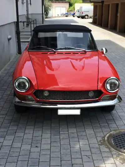 FIAT 124 Spider Sport 1600 — Roadster culte des années 70, rare et authentique — fianco