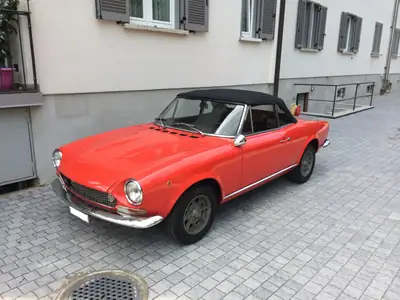 FIAT 124 Spider Sport 1600 — Roadster culte des années 70, rare et authentique — vista esterna