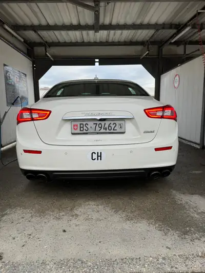 Maserati Ghibli D 3.0 V6 — Berline italienne de prestige, 120'000 km seulement — rear view