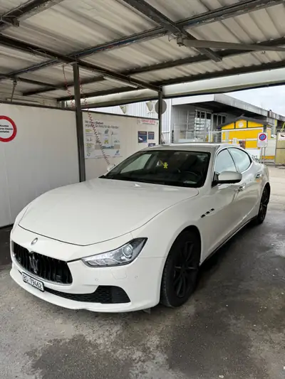 Maserati Ghibli D 3.0 V6 — Berline italienne de prestige, 120'000 km seulement — side view