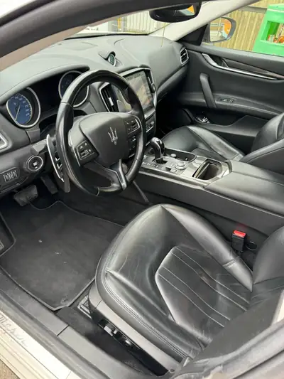 Maserati Ghibli D 3.0 V6 — Berline italienne de prestige, 120'000 km seulement — interior