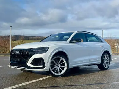 Audi RSQ8 quattro — SUV haute performance 600 ch, 35 000 km seulement — vue extérieure