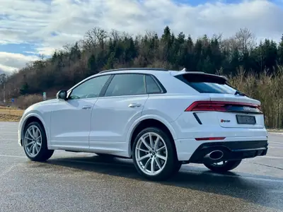 Audi RSQ8 quattro — SUV haute performance 600 ch, 35 000 km seulement — intérieur