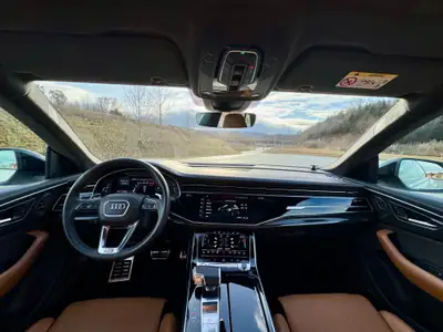Audi RSQ8 quattro — SUV haute performance 600 ch, 35 000 km seulement — Miniature 9
