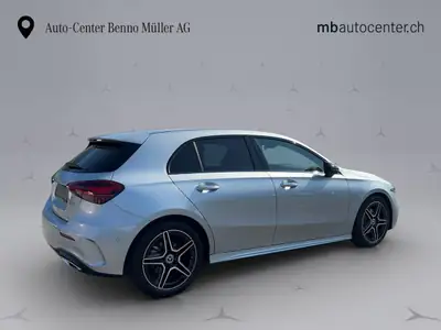 Mercedes-Benz Classe A 180 AMG Line — Compacte sportive, hybride léger et très faible kilométrage — tableau de bord