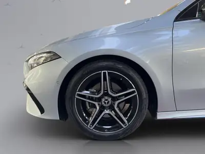 Mercedes-Benz Classe A 180 AMG Line — Compacte sportive, hybride léger et très faible kilométrage — Miniature 20