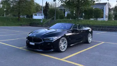 BMW M850i xDrive Cabriolet — Roadster haute performance, 530 ch, 23 000 km seulement — rear view