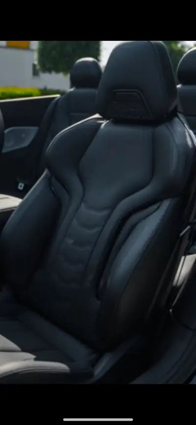 BMW M850i xDrive Cabriolet — Roadster haute performance, 530 ch, 23 000 km seulement — Thumbnail 9
