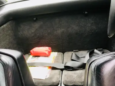 Mercedes-Benz SL 500 — Roadster légendaire, motorisation V8 puissante et élégance intemporelle — Miniatura 8