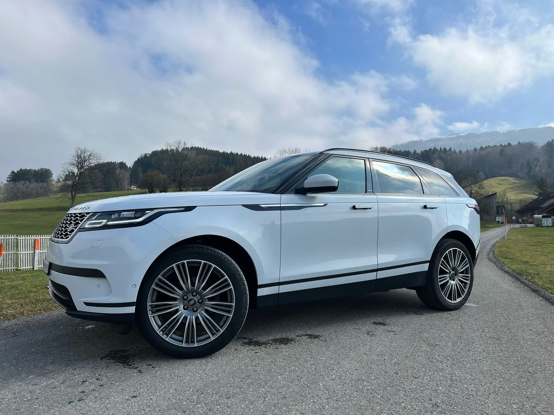 Land Rover Range Rover Velar P250 — SUV prestige 2020, design premium et 185'000 km