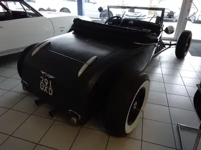 Ford 1932 Hot Rod — Cabriolet légendaire, 200 ch de pur caractère — rear view