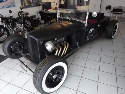 Ford 1932 Hot Rod — Cabriolet légendaire, 200 ch de pur caractère — exterior view
